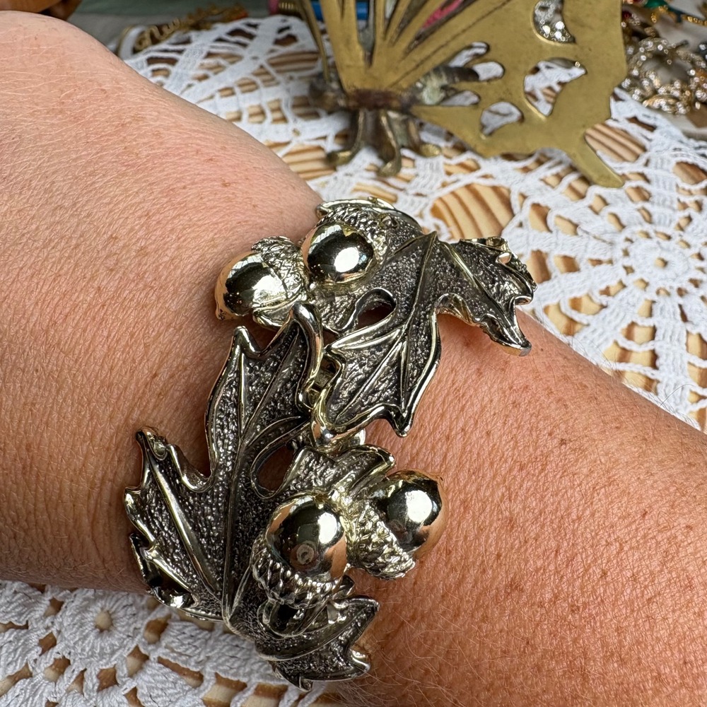 Vintage Unsigned Silver Tone Leaf Clamp Bangle Cottagecore Textured Metal